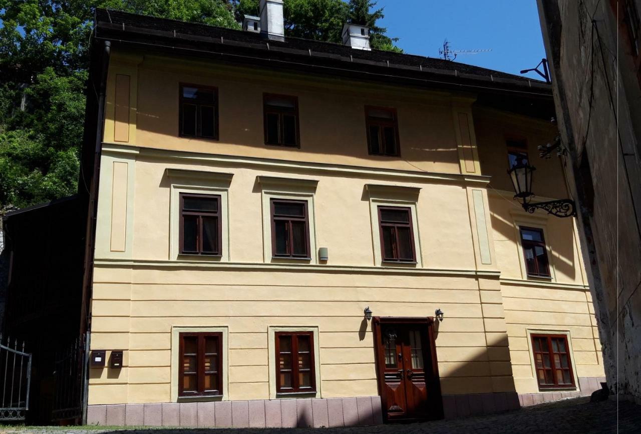 Apartman Pri Lyceu Banská Štiavnica Dış mekan fotoğraf